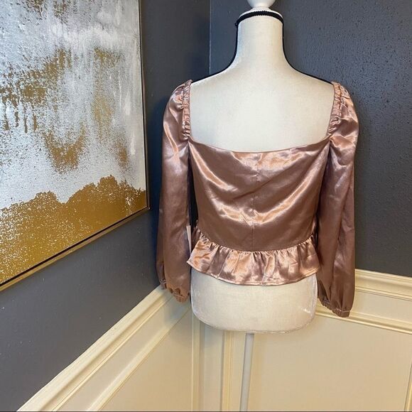 MAJORELLE Julia Satin Crop Top - Picture 7 of 9